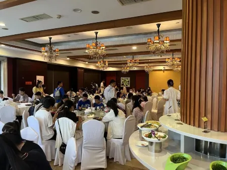 Waiting Hotel (Luoshan Road , Pudong New Area, Shanghai) Отели рядом с достопримечательностью «Chenwang Temple»