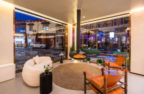 Jiuzhaigou Jiuyunju Holiday Boutique Stay โรงแรมใกล้Jiuzhai Beautiful China Resort