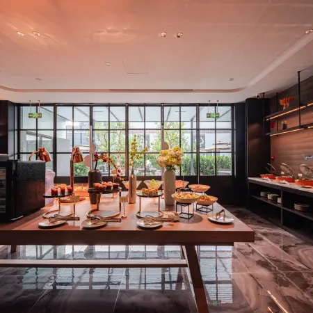 Panda Premium Selected Hotel (Mianyang High-Speed Railway Station Shangma Story)
