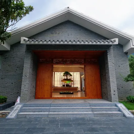 Xianghualing Chinese Inn