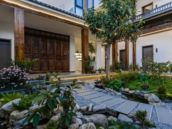 大理喜洲墨韻•以木居隱奢度假民宿（海舌公園店）