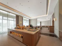 Vienna Hotel (Haiyuan County Xihu Park) - parking