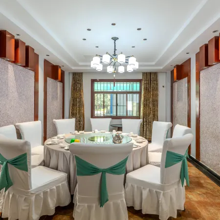 Meet Karst Cave Hotel (Zhashui Karst Cave National Geopark Branch)