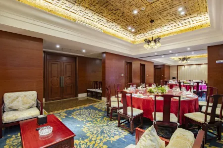 Yingxiang International Hotel Отели рядом с достопримечательностью «Zigong Flower Sea»