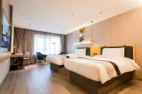 Homeinn Selected Hotel (Urumqi Railway Station Weixing Road)