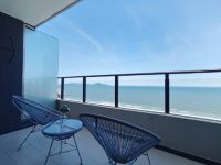 汕尾爱琴湾海景度假公寓 - 高级180度全海景大床房
