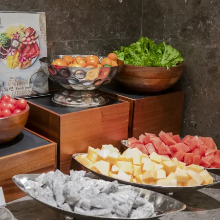 Homeinn Plus Hotel (Wuxi Sanyang Square Shenglimen Subway Station) Отели рядом с достопримечательностью «Театр Мир»