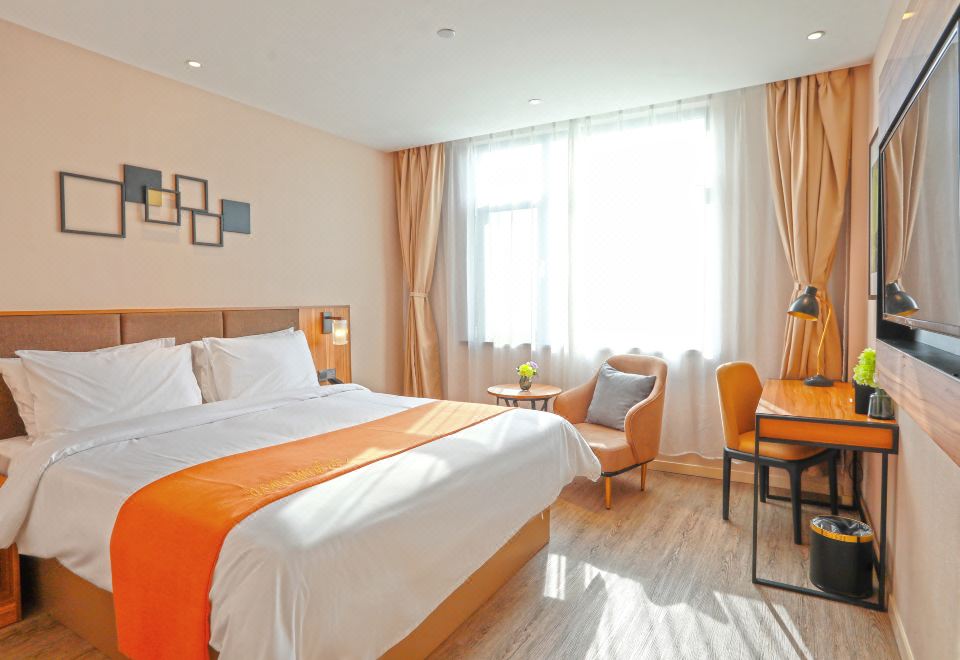 홈 인 플러스 호텔 (칭다오 리춘 지하철역 보행자 거리) 외관