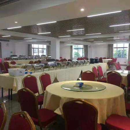 Shixing Hotel