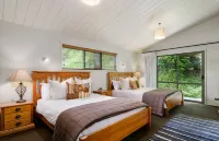 Koura Lodge Hotels near Hamurana Springs Nature Park & Golf Course