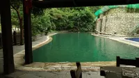Qingquangu Homestay - ที่มีสระว่ายน้ำ