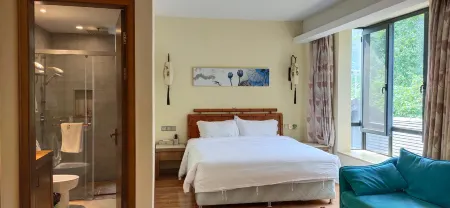 Qingquangu Homestay Отели рядом с достопримечательностью «Liuzu (Six Ancestors) Temple»