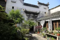 Bishan Zhoujiayuan Farmhouse