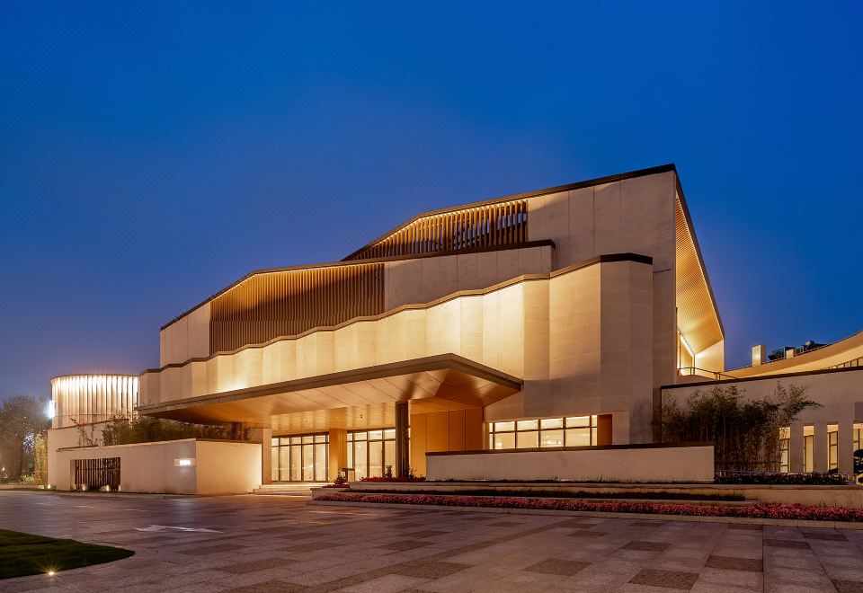 1. 헝샨 충밍 호텔..