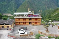 Bingzhongluo Dian-Zang Home Homestay