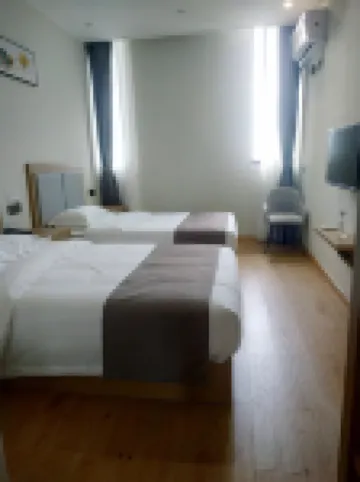 Changxing Yuetu Hotel (Taihu Longzhimeng Branch) Hotels near Longemont Animal World