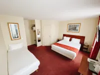 Hôtel Bellevue Montmartre Các khách sạn gần 10. Gare du Nord - Gare de l'Est