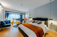 The Castle Hotel (Qingdao Zhanqiao Railway Station Store) Hotel in zona Marine Development Studies Institute of Ocean University of China