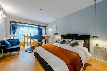 The Castle Hotel (Qingdao Zhanqiao Railway Station Store)