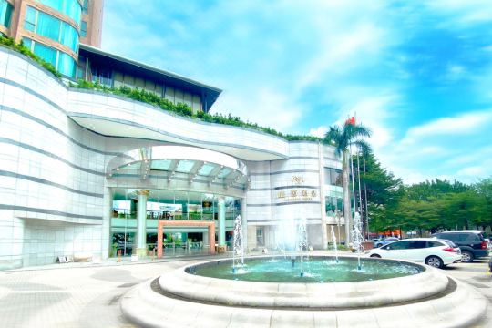 早餐是广式早茶,很nice,酒店还给免费升级了房间,下次来容桂还住这