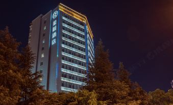 Starway Hotel (Dali Erhai Carlsberg Avenue)