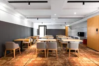 Jijia Impression Hotel (Huangshigang Wanda Plaza)
