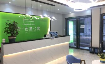 Yujia Smart Apartment (Jingxi Nanfang Hospital Subway Station)