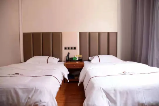 Shiping Jiayuan Hotel