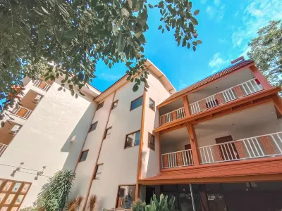 Sabaidee Chiangmai Hotel Отели рядом с достопримечательностью «Ват Чианг Ман»