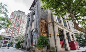 iwo City River View Hotel (Chongqing Jiefangbei Hongyadong Branch)