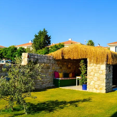 Karyada Hotel
