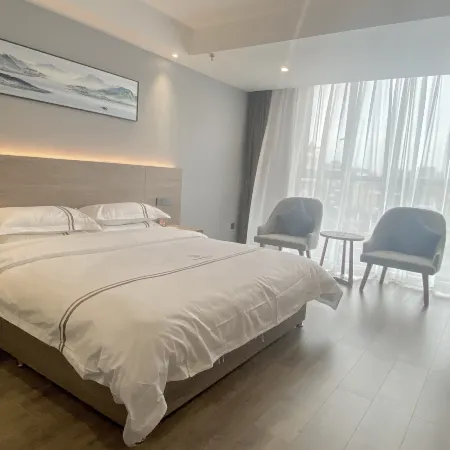 Jiajiang Muzi Hotel