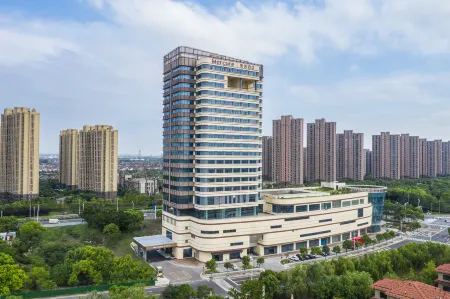 Mercure Changshu Riverside Hotel