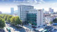Yi · Hotel (Yancheng Renmin Road store) Hotels in Yancheng City Center
