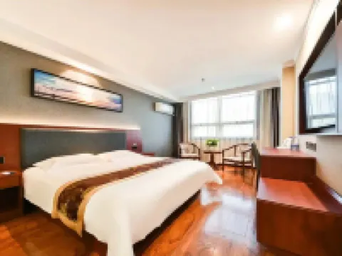 Holiday Inn Tuwo (Traditional Chinese Medicine Hospital at Leping Baida Plaza) Hotels in Leping