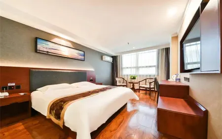 Holiday Inn Tuwo (Traditional Chinese Medicine Hospital at Leping Baida Plaza)