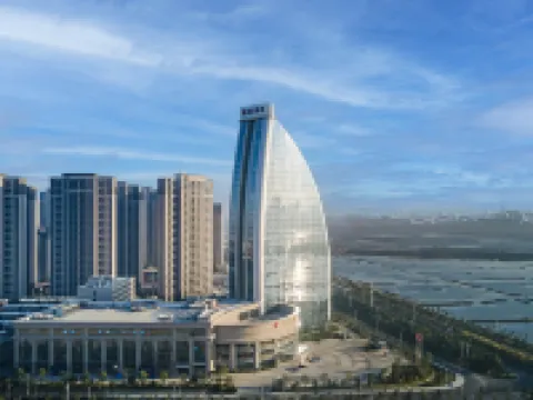 源昌凱賓海景大酒店 鄰近水頭中駿世界城的酒店