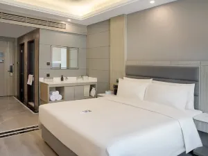 Hetian Night Market Unity Square Yaduo Hotel