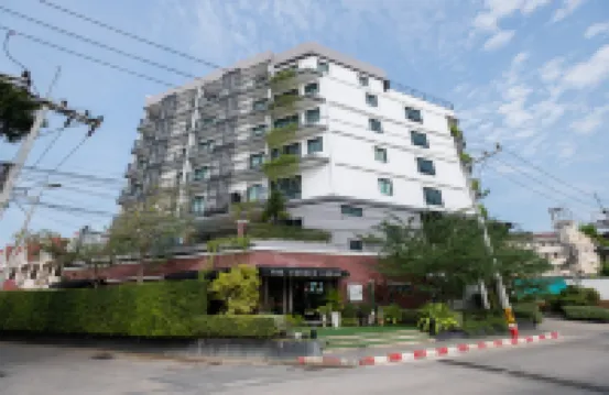 เดอะคอร์เนอร์ ลอดจ์ โรงแรมใกล้บิ๊กซีซูเปอร์เซ็นเตอร์