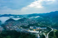 Ramada Gunagyuan Zengjiashan Resort Hotels near Shisunping Scenic Area