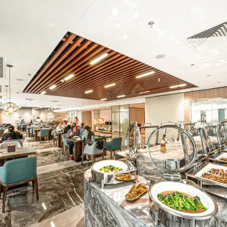 Qunhao Hotel (Guigang Sports Center Store)