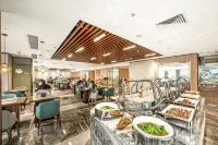 Qunhao Hotel (Guigang Sports Center Store) Hotels in Guigang