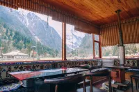 Yubeng International Youth Hostel