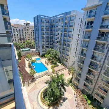 Palm Tree Villas condo by Anne ランウェイ・マニラ周辺のホテル