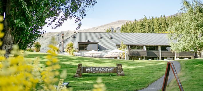Edgewater Hotel Hotel di Wanaka
