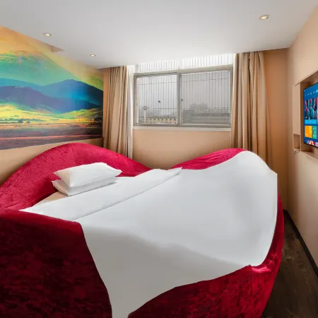 Yugan Fengya | Modern Citty Audio-Visual Chain Hotel (Tianhong Shopping Center)