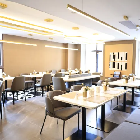 Homeinn Plus Hotel (Lixin Wanfeng Plaza)