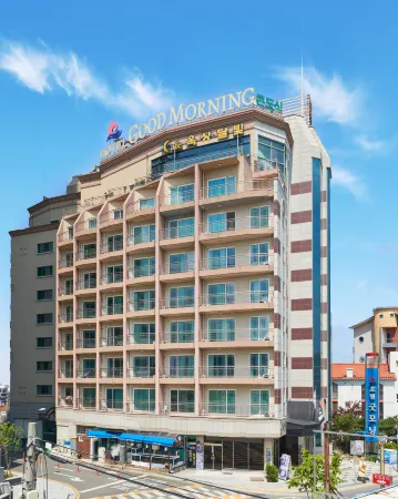 Sokcho Good Morning Hotel and Resort Отели рядом с достопримечательностью «Yeongnangho»