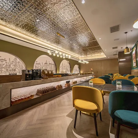 Orange Hotel (Sanmenxia South Railway Station Branch)