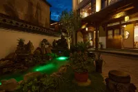 Huangshan Roaming around the serenity Hotels near Lingshan Terraces